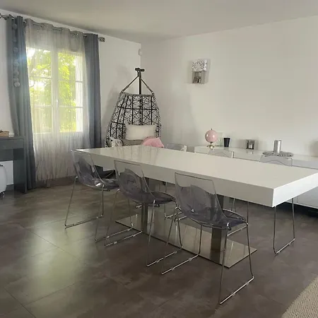 Maison Familiale Aux Portes De La Rochelle 佩里尼