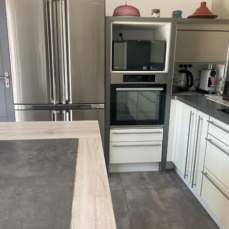 Maison Familiale Aux Portes De La Rochelle * 佩里尼